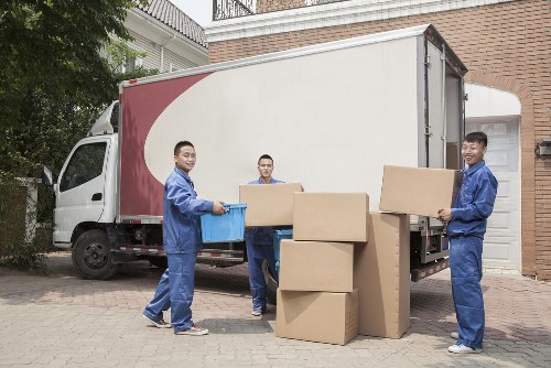 Local moving team handling access and parking challenges in Dulwich